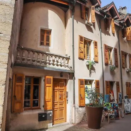 'la Maison' House In The Historic Apartment